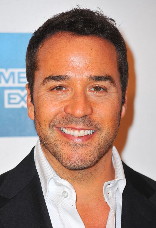 Portrait Photograph - Jeremy Piven At Arrivals For Angels by Everett