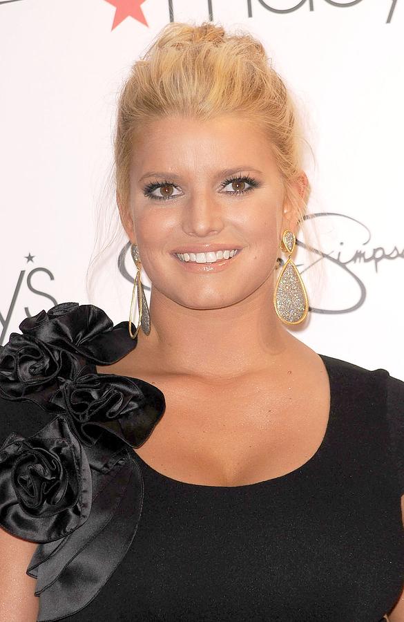 Jessica Simpson At In-store Appearance Photograph by Everett - Fine Art ...