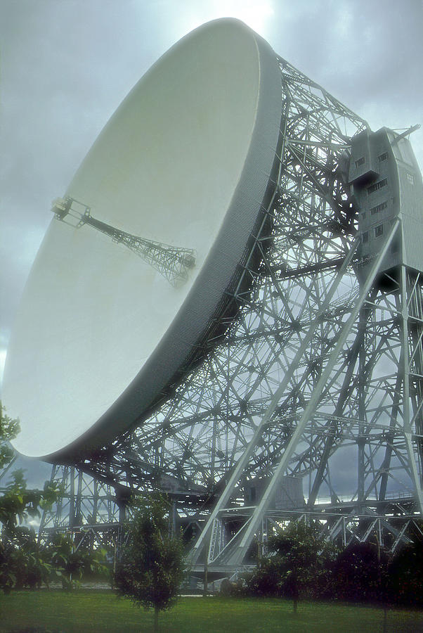 Jodrell Bank radio telescope Photograph by Rod Jones