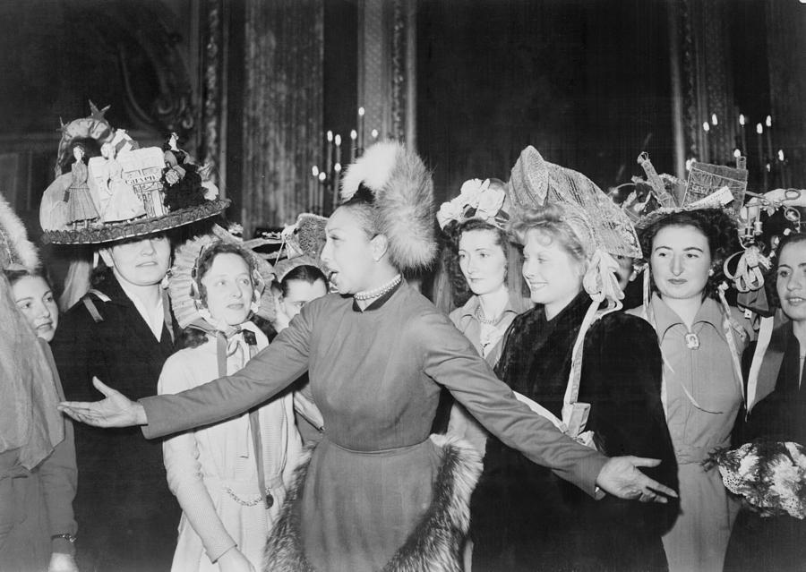 Josephine Baker 1906-1975, Surrounded Photograph by Everett - Fine Art ...