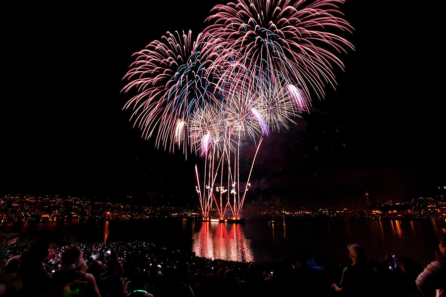 July 4th at Lake Union B423 Photograph by Yoshiki Nakamura July 4th at Lake Union B423 Photograph by Yoshiki Nakamura