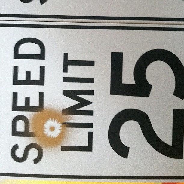 @kellyannart Speed Limit 25 Photograph by Kellyann Gilson Lyman