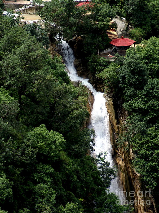 Kempty Falls 3 Photograph by Padamvir Singh