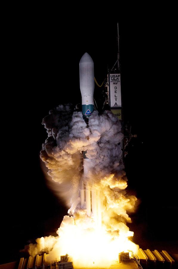 Alien Photograph - Kepler Mission Rocket Launch by Nasaregina Mitchell-ryall, Tom Farrar