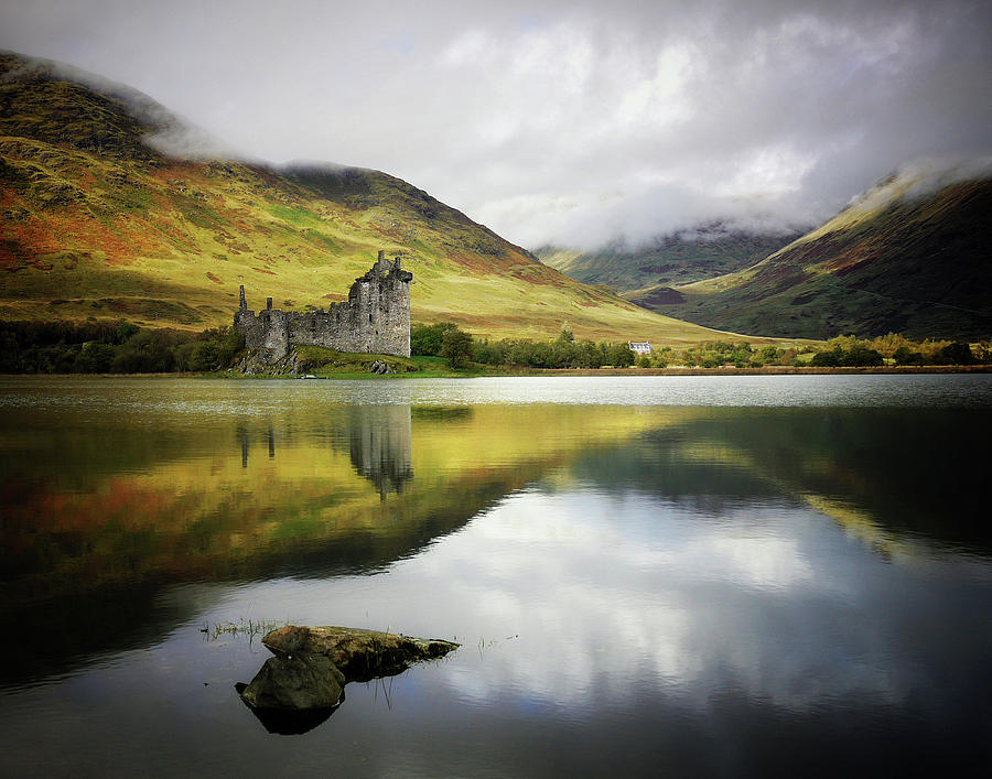 Kilchurn Castle Loch Awe by Kennethbarker