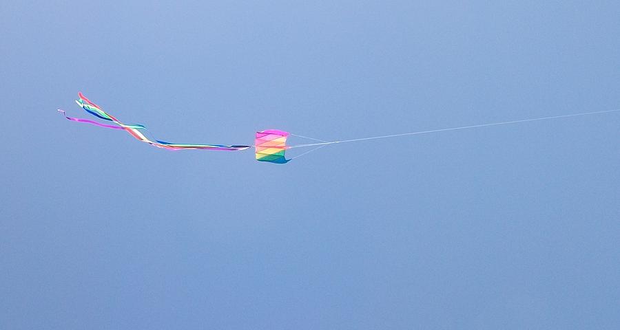 Kites 8 Photograph by Elizabeth Sullivan