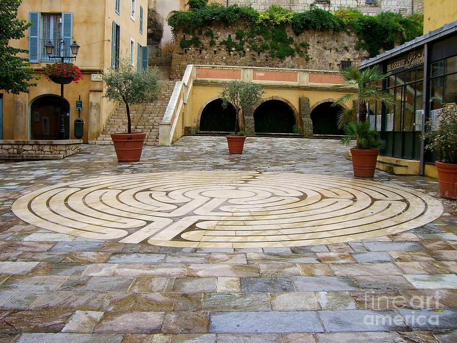 Labyrinth in Grasse Photograph by Lainie Wrightson