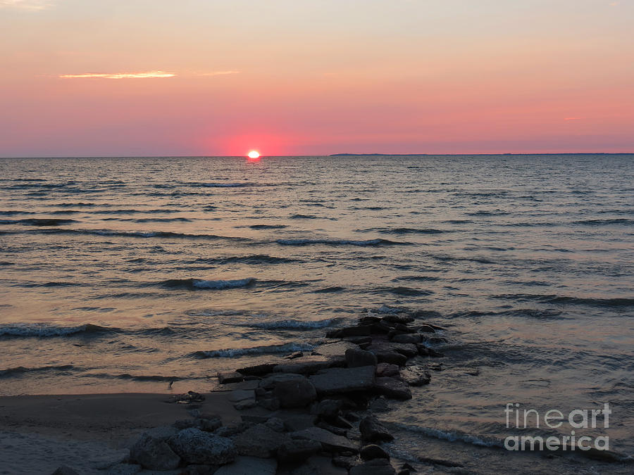Sunset Photograph - Lake Erie Sunset by Darleen Stry