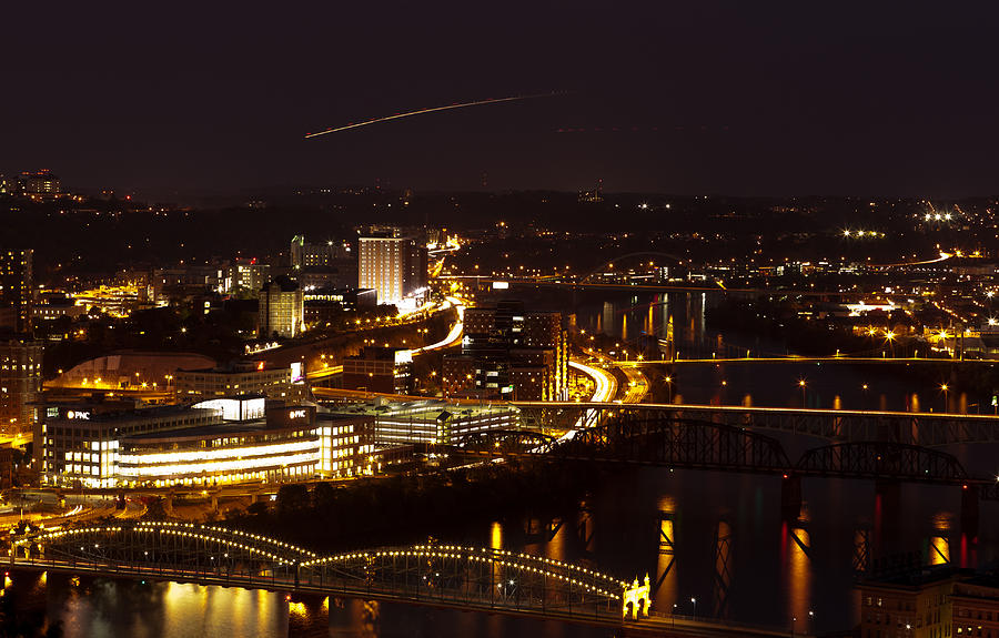 Bridge Photograph - Landing in Pittsburgh by Dave Hahn