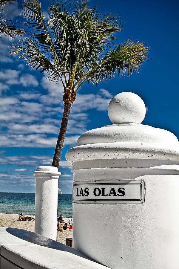 Las Olas Photograph by PMG Images Pixels