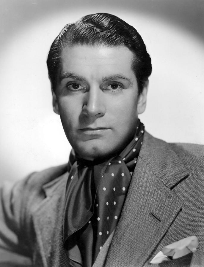 Olivier Photograph - Laurence Olivier, Portrait, With Ascot by Everett