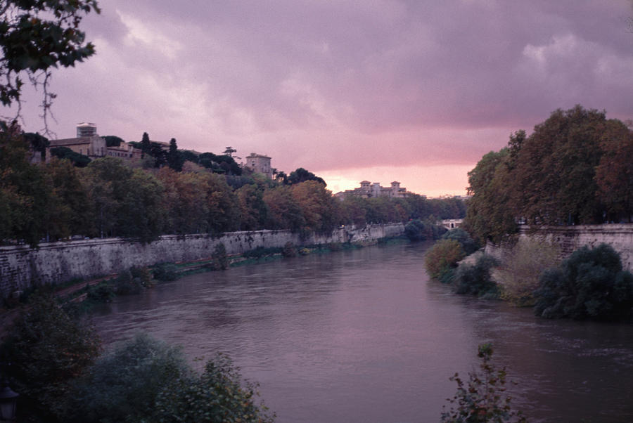 Lavender Sunset on The Tiber Photograph by Tom Wurl