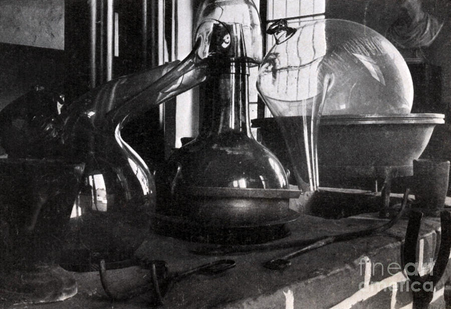 Liebigs Lab Equipment Photograph by Science Source