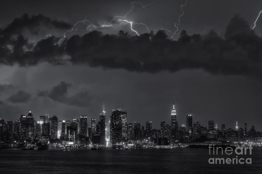 Lightning Over New York City II Photograph by Clarence Holmes