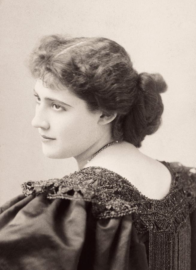 Lily Hanbury (1874-1908) Photograph by Granger