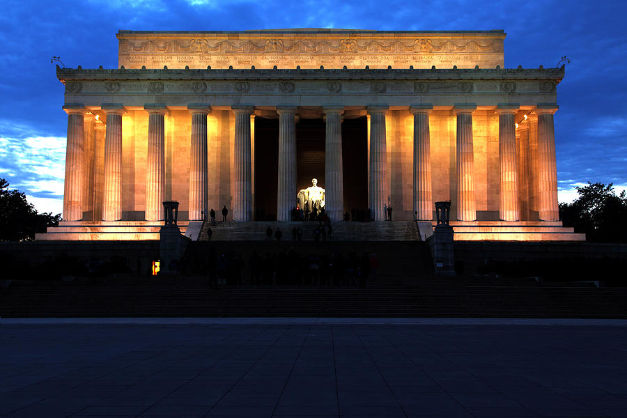Landmark Photograph - Lincoln Memorial by Rick Mann