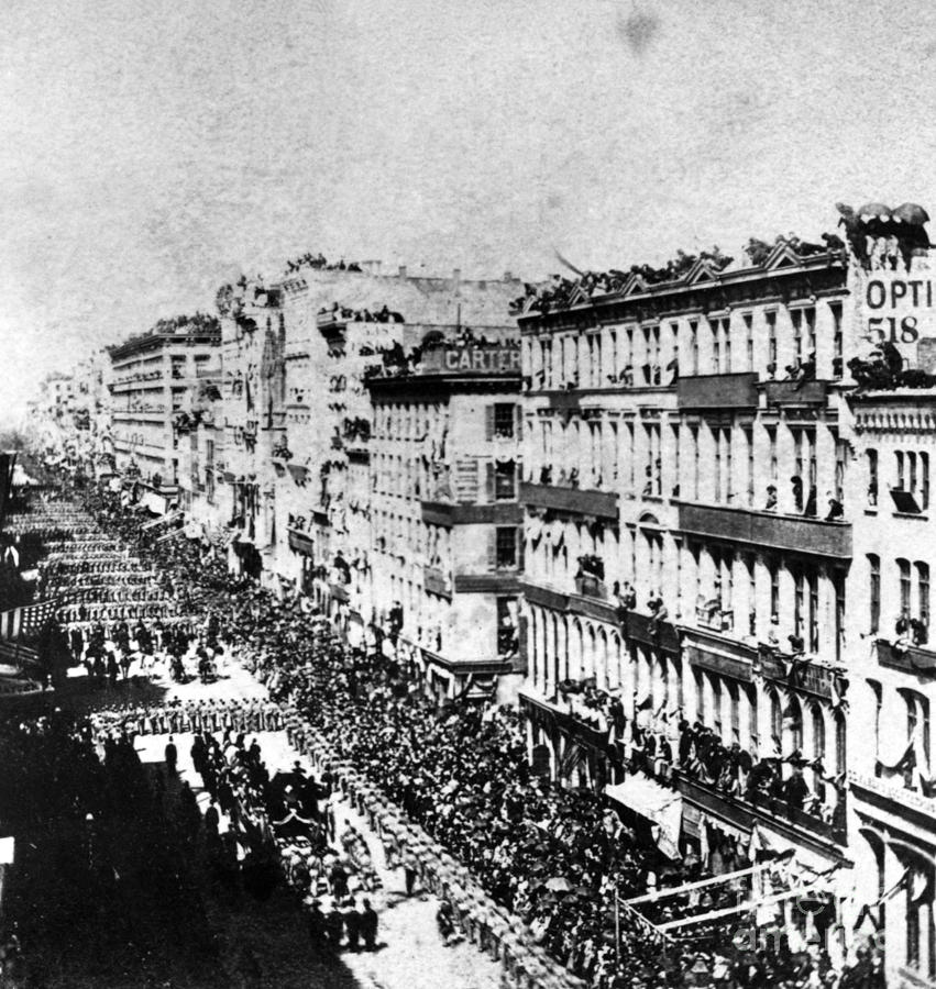 Lincolns Funeral Procession, 1865 Photograph by Photo Researchers
