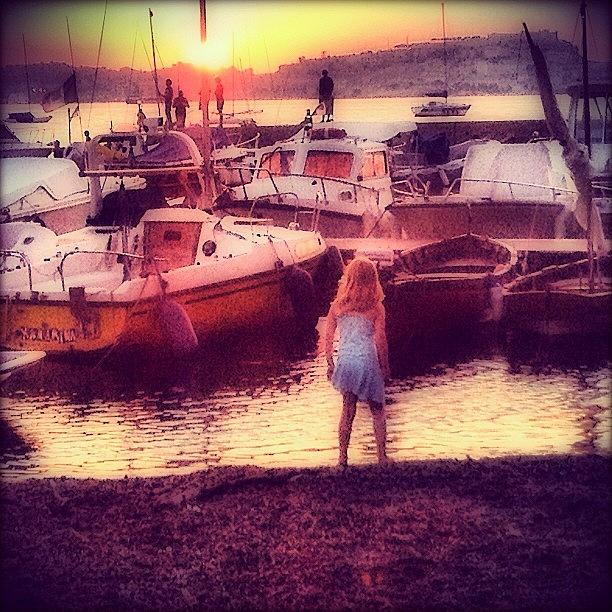Sunset Photograph - Little Girl In Little Harbour, Elba by Ilaria Agostini