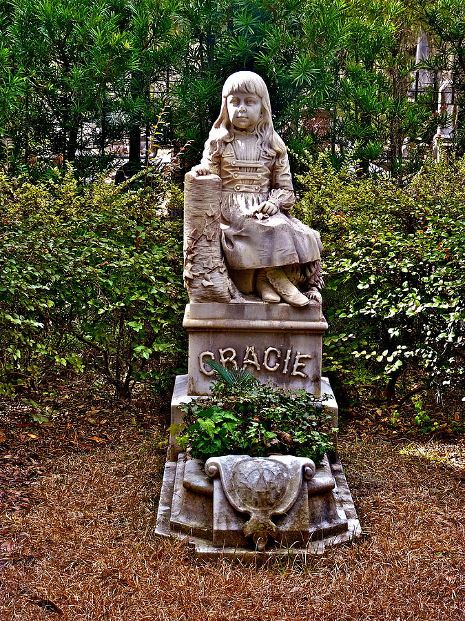 Graveyard Photograph - Little Gracie by Catherine Conroy