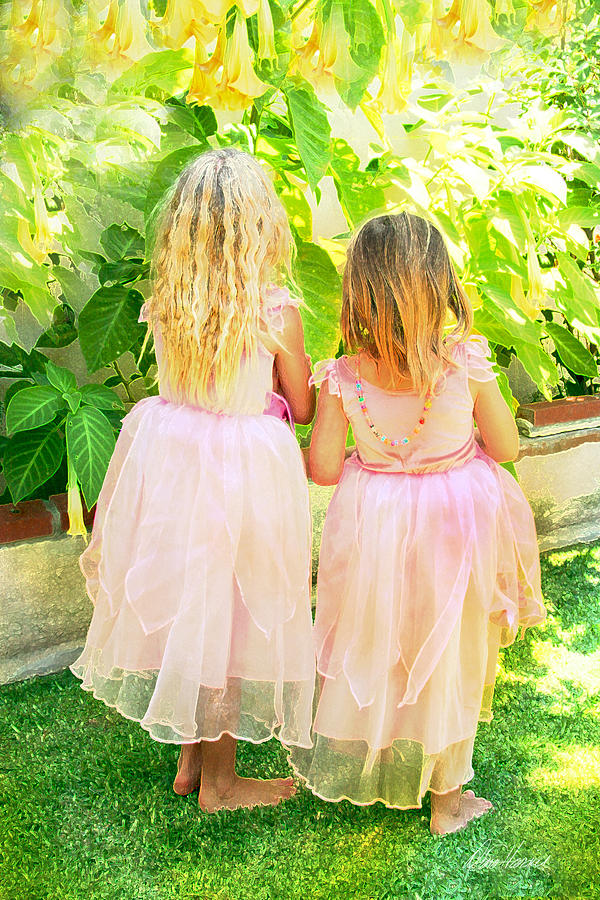 Little Princesses Photograph by Diana Haronis