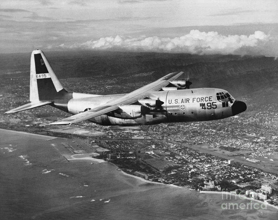 Lockheed C-130 Hercules Photograph by Omikron