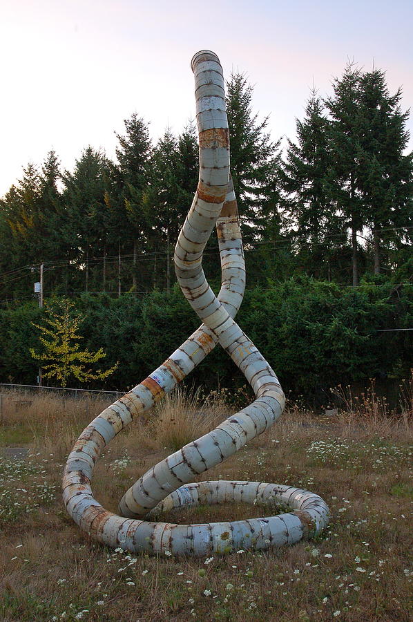 Lomvecak Sculpture by Ben Dye