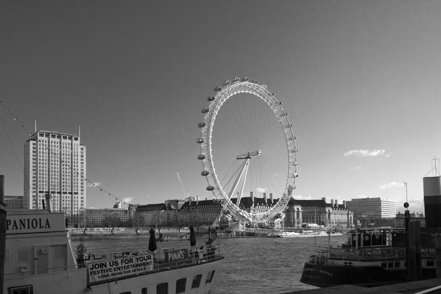 London Skyline Edf Eye Bw Photograph