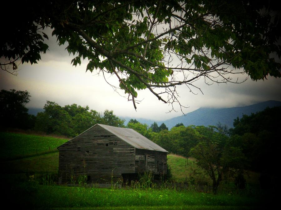 Luray Barn Photograph by Joyce Kimble Smith