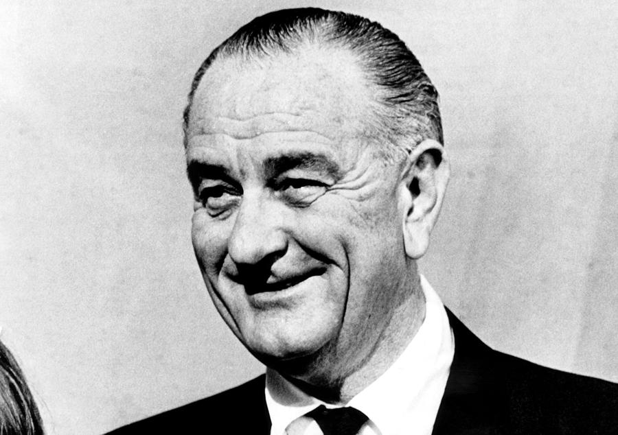 Lyndon B. Johnson During A White House Photograph By Everett - Fine Art ...