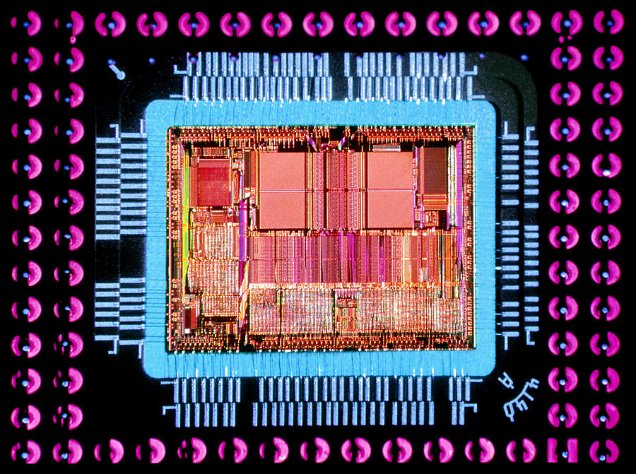Chip inside. Чип 486. Silicon Chip. Кремний для чипов. Интегральная схема внутри