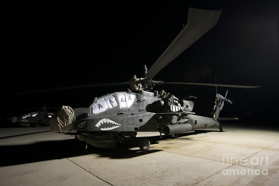 Maintenance Crew Work On An Ah-64d Photograph by Terry Moore