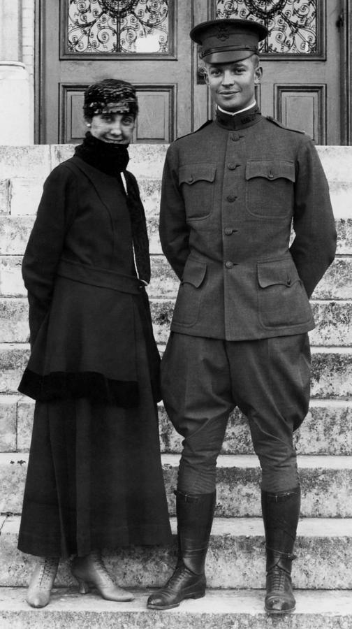 History Photograph - Mamie Eisenhower And Dwight Eisenhower by Everett