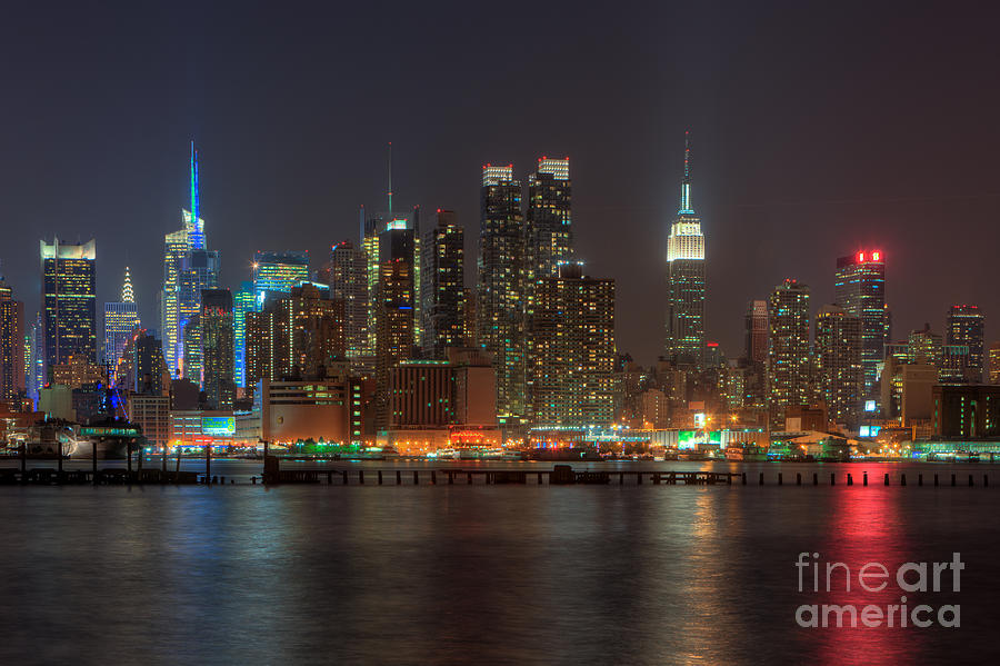 Manhattan Twilight VI Photograph by Clarence Holmes