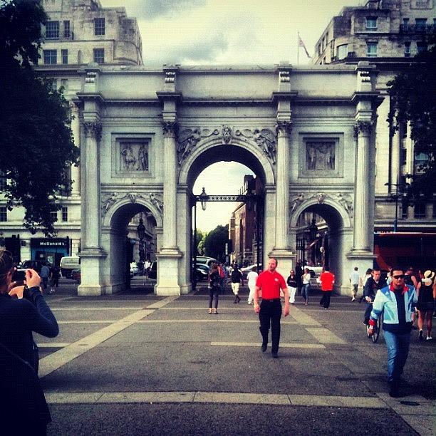 London Photograph - Marble Arch During The Olympics by Mike Leport