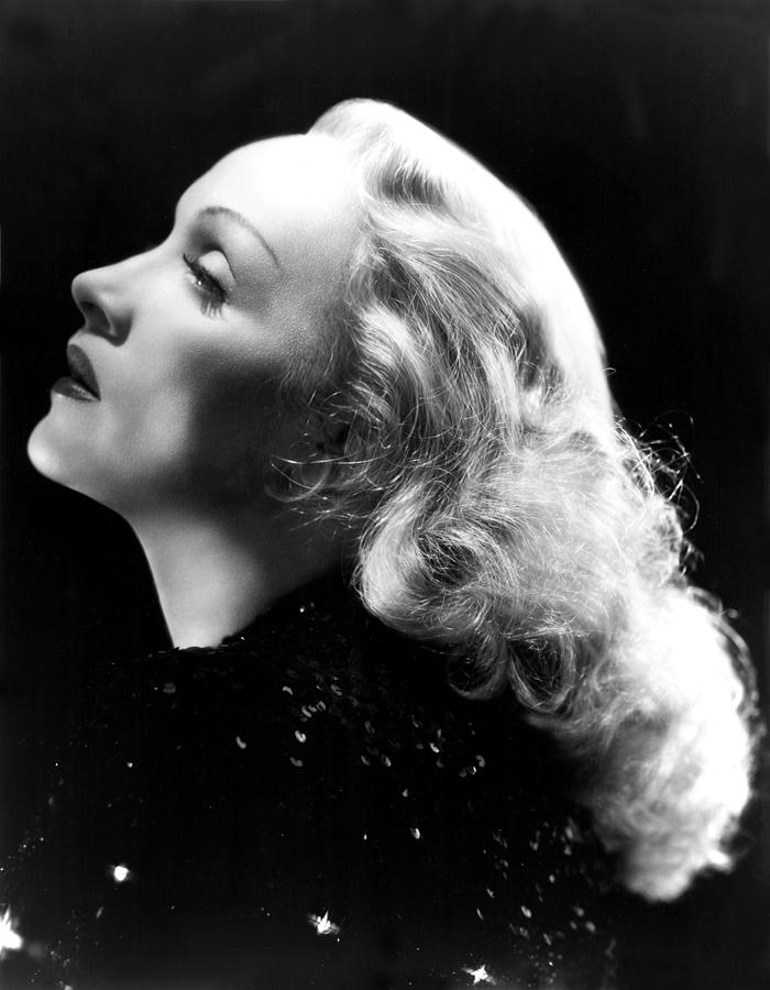 Marlene Dietrich Photograph by Everett - Fine Art America