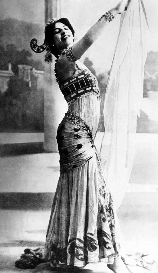 Portrait Photograph - Mata Hari, 1876-1917, Dutch Exotic by Everett