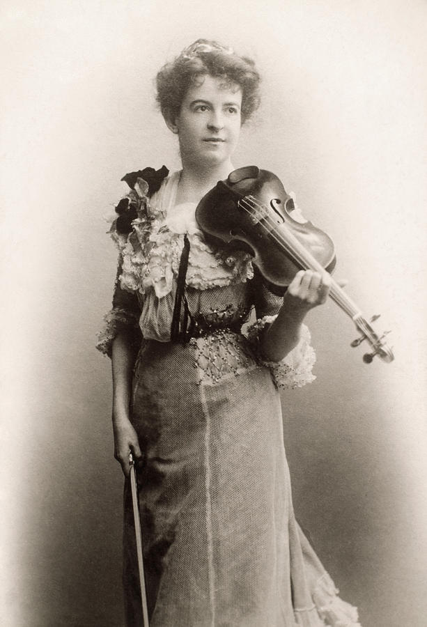 Maud Powell (1868-1920) Photograph by Granger