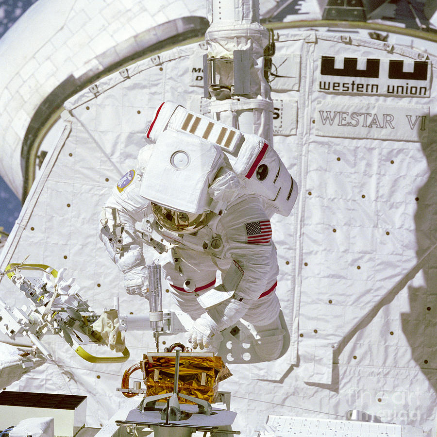 Mccandless With Space Screw Gun Photograph by Nasa