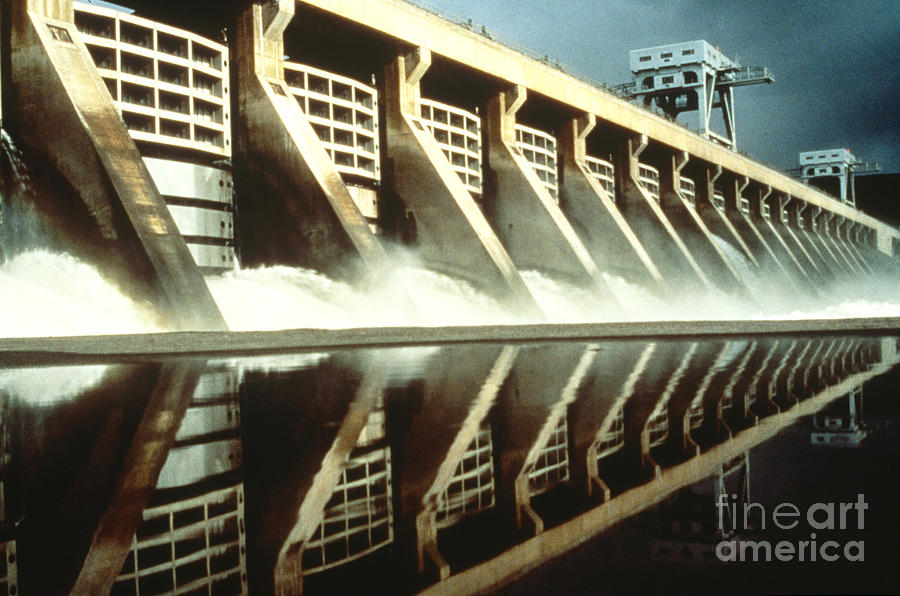 Mcnary Dam Photograph by Science Source