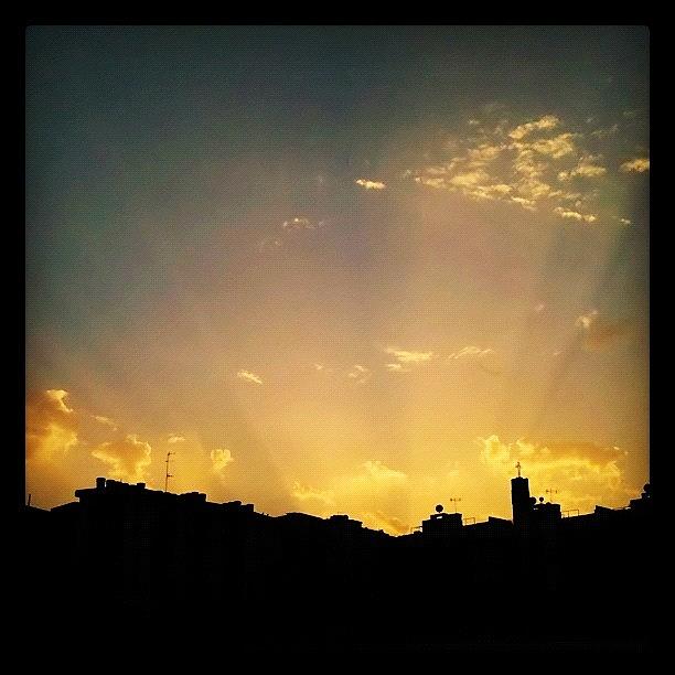 Sunset Photograph - Me Gusto Mucho Este Cielo by Manuel M Almeida