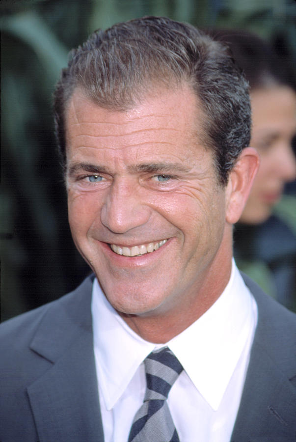 Mel Gibson At Premiere Of Signs, Ny Photograph by Everett