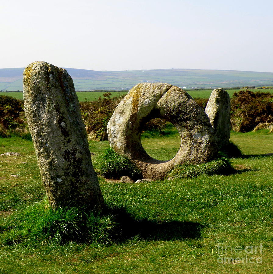 Men An Tol Photograph by Lainie Wrightson
