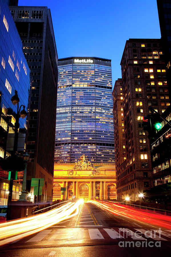 MetLife Building at Night Photograph by Brian Jannsen