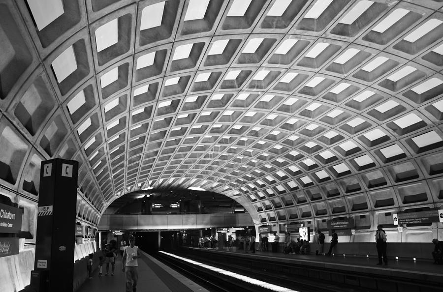 Metro Photograph by Elizabeth Richardson