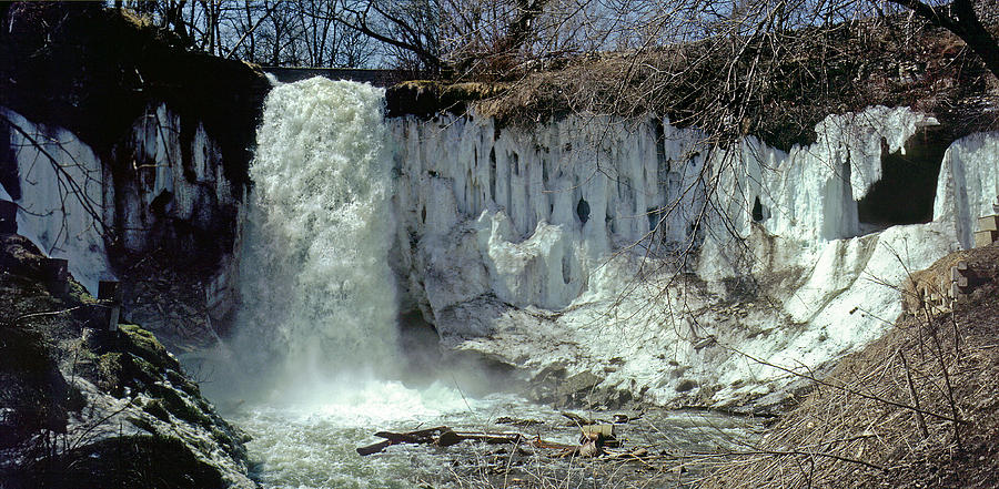 Minnehaha Falls spring melt Photograph by Rod Jones