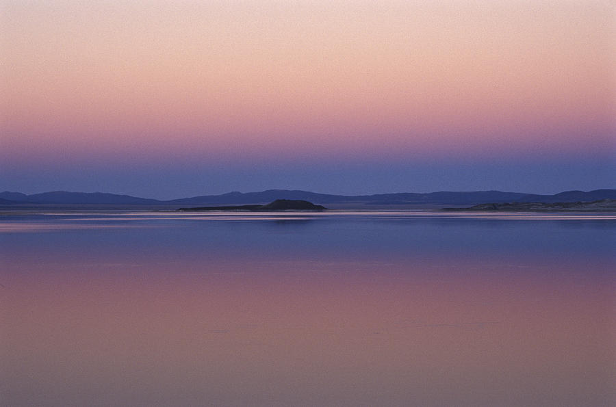 Mono Lk Islands at Sunset Photograph by Joe  Palermo