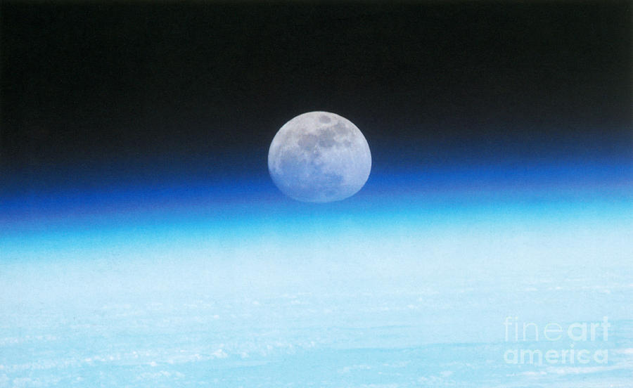 Moonrise From Space, Sts-103 Photograph by Science Source