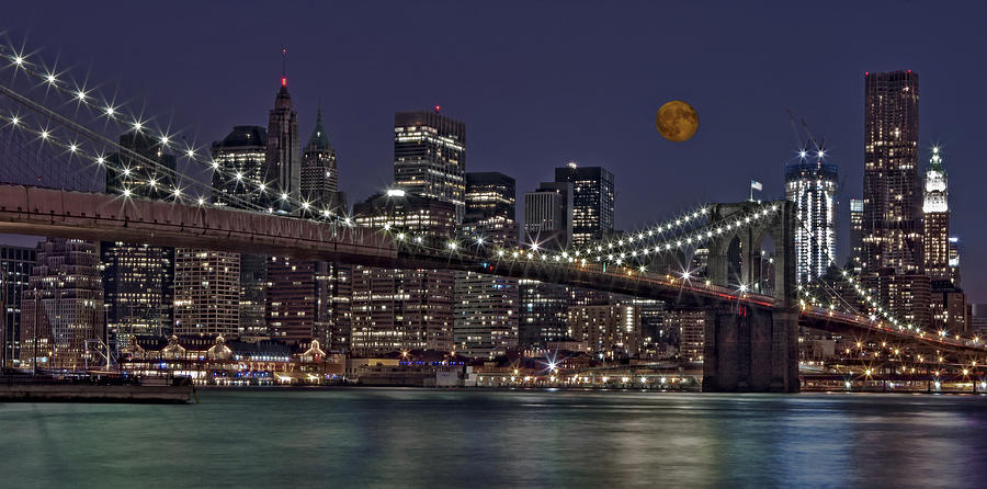 Brooklyn Bridge Photograph - Moonrise Over The Brooklyn Bridge by Susan Candelario