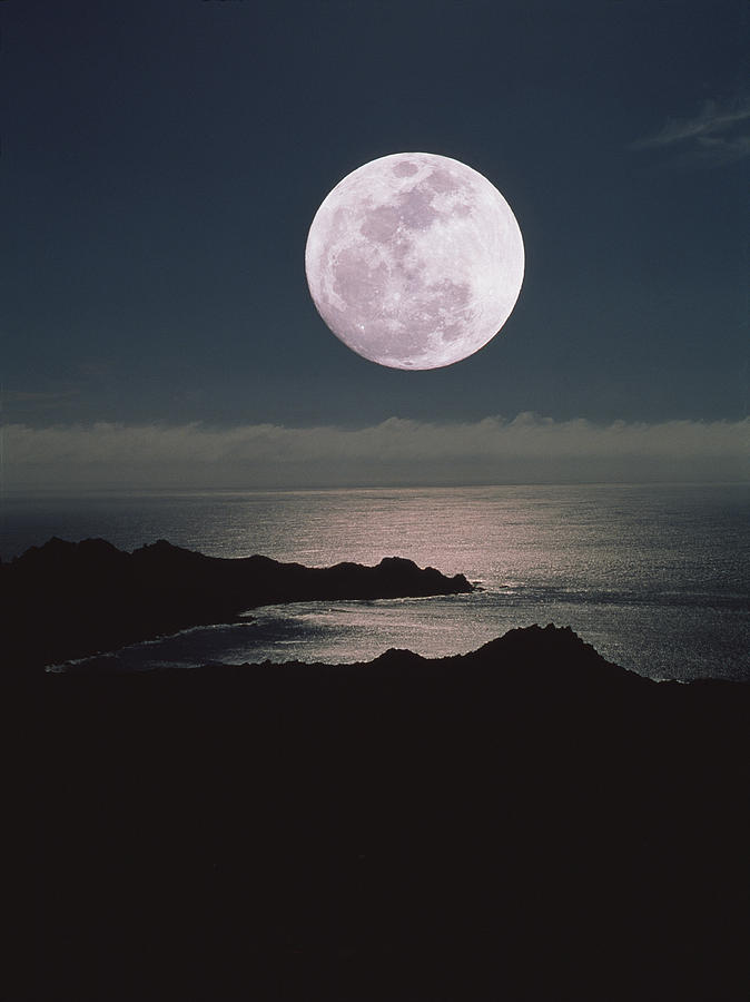 Moon Set Over Ocean Moon Set Over Pacific Ocean Stock Photo 2381484433