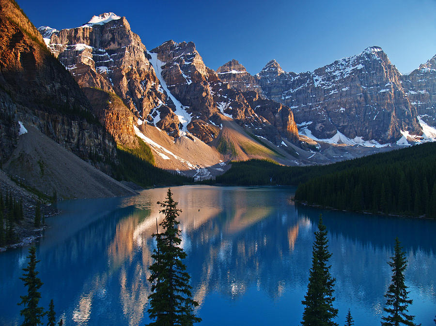 Moraine Lake And The Ten Peaks At Sunset Photograph by Matt Champlin